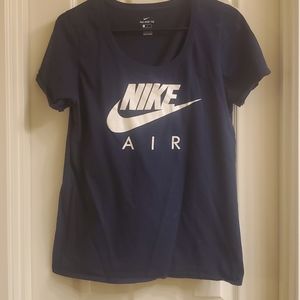Dark blue Nike shirt (Large)